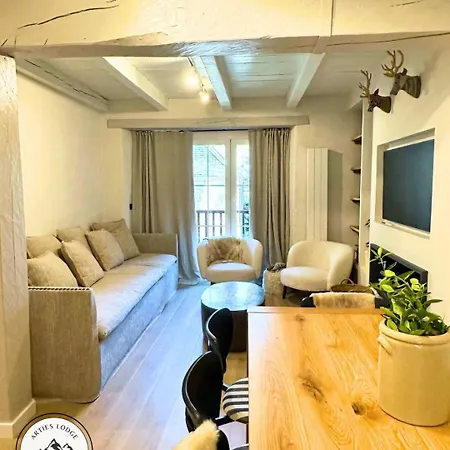 Arties Lodge Apartment *