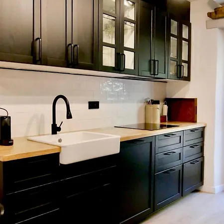Arties Lodge Apartment *