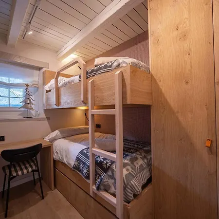 Arties Lodge *